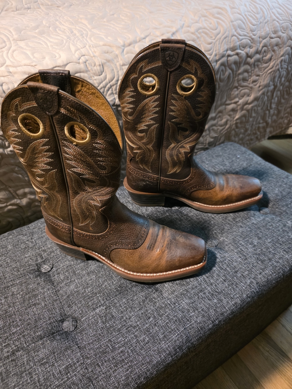 Ariat Mens Brown Leather Western Pull-On Cowboy Boots with Gold Eyelets